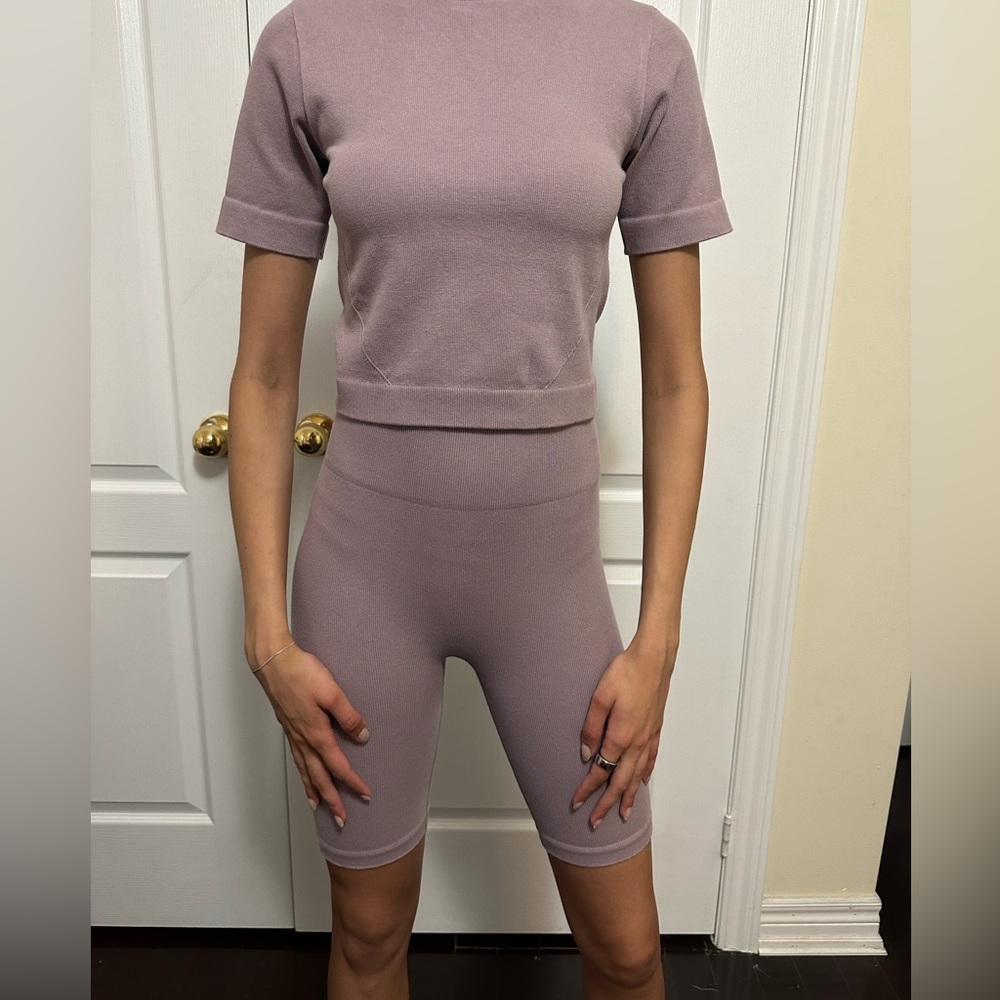 Everlane Women’s Seamless Workout Set - New With Tag